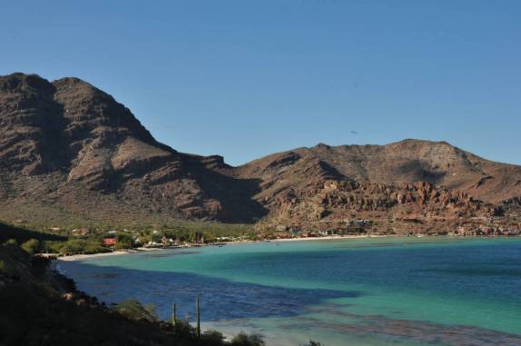 Litoral do Mar de Cortez chegando em Mulegé, na Baja California - México